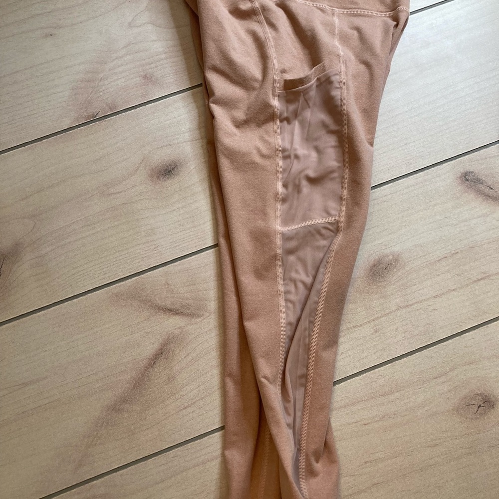 Fabletics leggings. - Picture 3 of 6